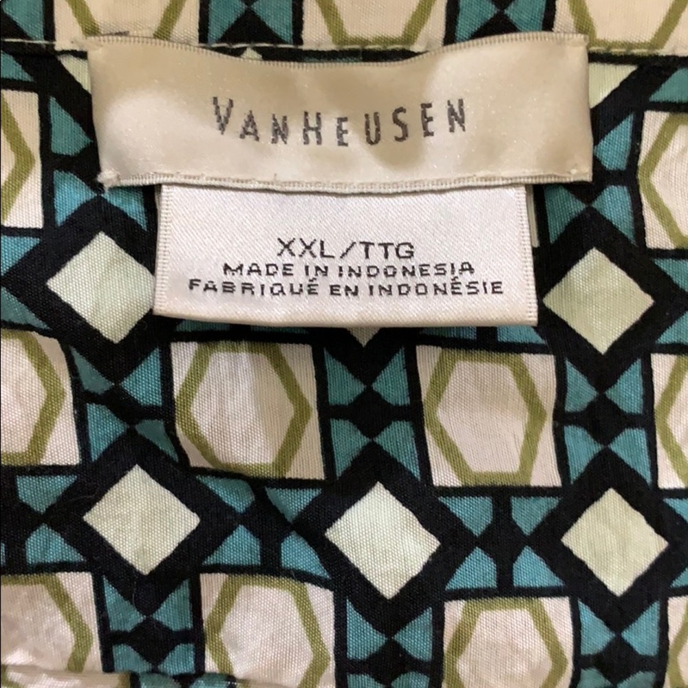 Plus Size Top - Picture 2 of 7